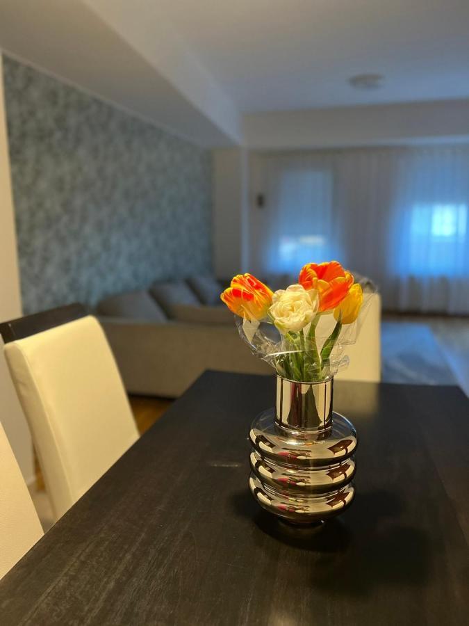 Apartamento Iva Lux Stan Na Dan Banja Luka Exterior foto
